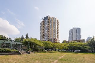 Photo 19: 1806 5288 MELBOURNE Street in Vancouver: Collingwood VE Condo for sale in "EMERALD PARK PLACE- PARK PLACE TOWER" (Vancouver East)  : MLS®# R2775798