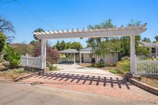 Photo 2: MOUNT HELIX House for sale : 4 bedrooms : 9310 Wister Dr in La Mesa