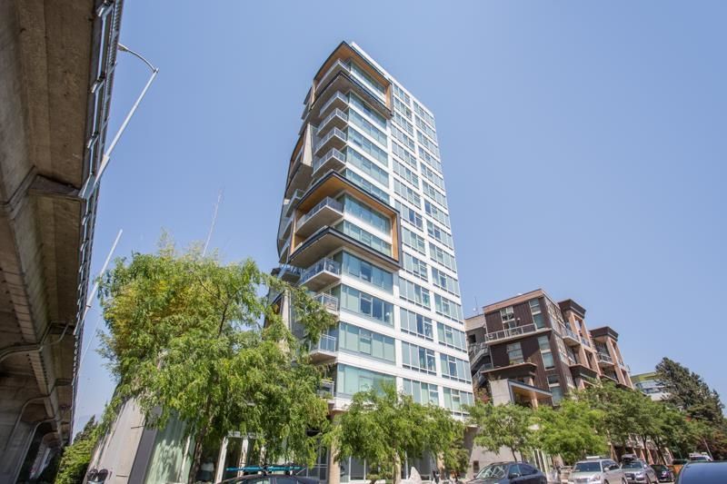 Main Photo: 1005 1565 W 6TH Avenue in Vancouver: False Creek Condo for sale in "6th & Fir" (Vancouver West)  : MLS®# R2598385