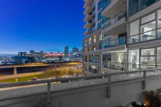 Photo 19: 404 125 MILROSS Avenue in Vancouver: Downtown VE Condo for sale in "Creekside" (Vancouver East)  : MLS®# R2657731