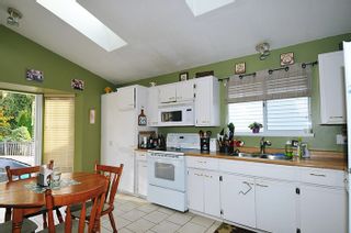 Photo 4: 11860 MEADOWLARK Drive in Maple Ridge: Cottonwood MR House for sale : MLS®# R2010930