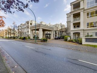 Photo 2: 423 3098 GUILDFORD Way in Coquitlam: North Coquitlam Condo for sale in "MARLBOROUGH HOUSE" : MLS®# R2633470