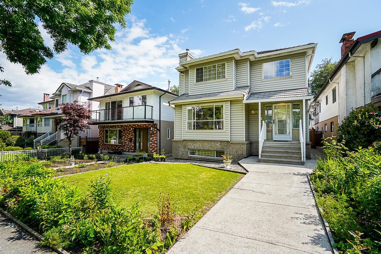 Main Photo: 136 E 39TH AVENUE in Vancouver: Main House for sale (Vancouver East)  : MLS®# R2732045