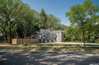 Photo 1: 814 Bedford Road in Saskatoon: Westmount Residential for sale : MLS®# SK928512