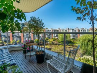 Photo 25: 307 1502 ISLAND PARK Walk in Vancouver: False Creek Condo for sale in "The Lagoons" (Vancouver West)  : MLS®# R2664298