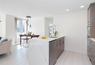 Photo 9: 707 1199 MARINASIDE Crescent in Vancouver: Yaletown Condo for sale in "AQUARIUS I" (Vancouver West)  : MLS®# R2463668