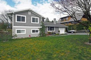 Photo 2: 2355 ARGYLE CRESCENT in Squamish: Garibaldi Highlands House for sale : MLS®# R2057611