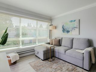 Photo 3: 206 2268 SHAUGHNESSY Street in Port Coquitlam: Central Pt Coquitlam Condo for sale in "Uptown Pointe" : MLS®# R2874696