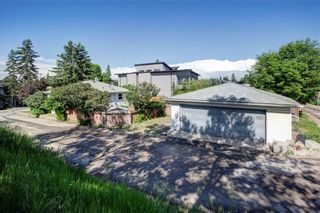 Photo 2: 2451 28 Avenue SW in Calgary: Richmond Detached for sale : MLS®# A1063137
