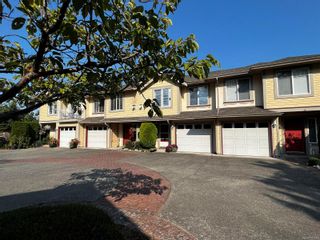 Photo 1: 5 2715 Shelbourne St in Victoria: Vi Jubilee Row/Townhouse for sale : MLS®# 913912