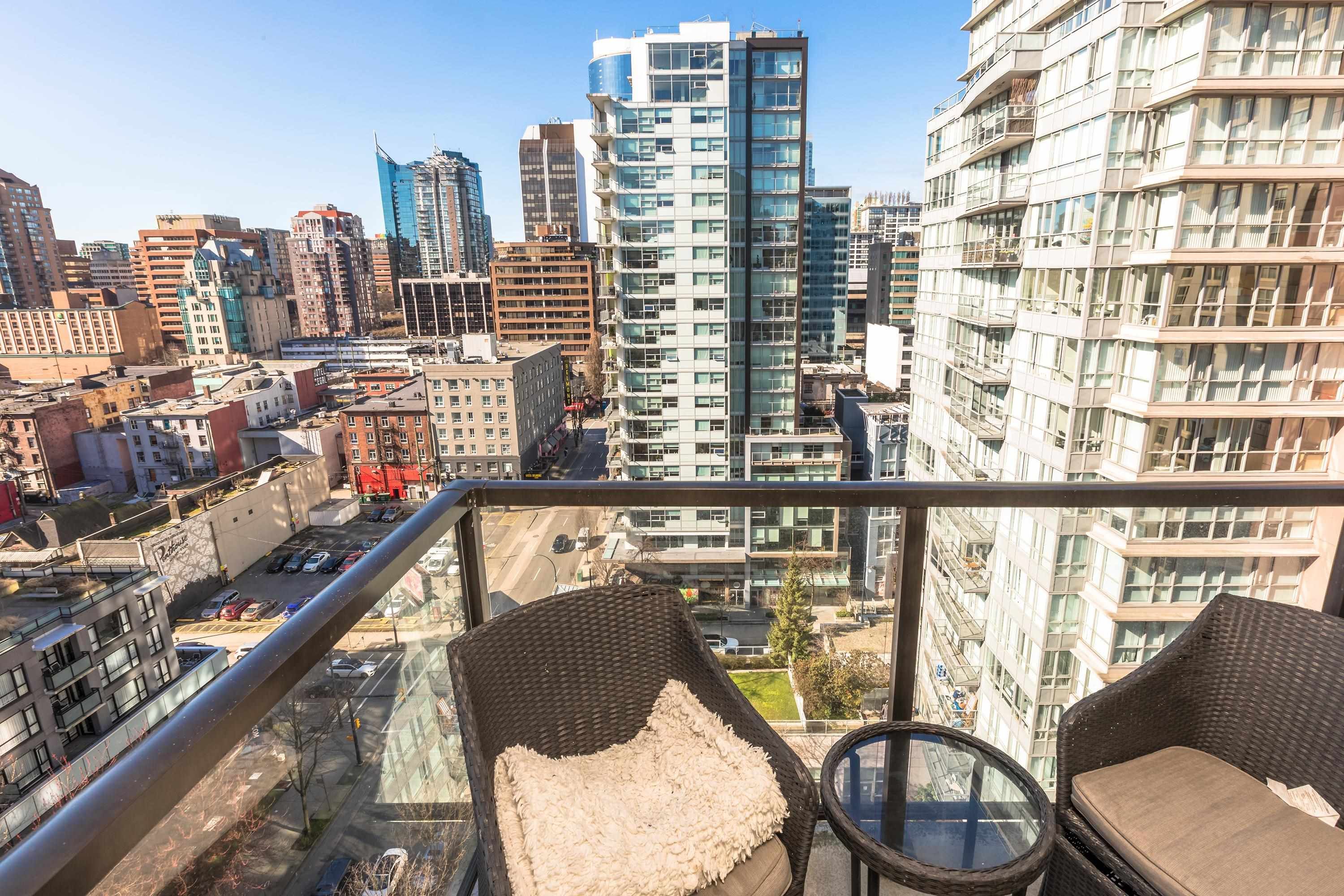Main Photo: 1702 989 RICHARDS Street in Vancouver: Downtown VW Condo for sale in "Mondrian I" (Vancouver West)  : MLS®# R2813397