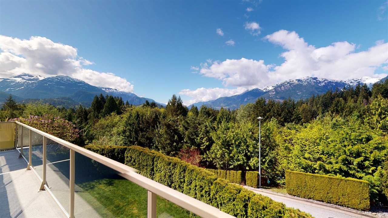 Photo 15: Photos: 4 2662 RHUM & EIGG DRIVE in Squamish: Garibaldi Highlands House for sale : MLS®# R2577127