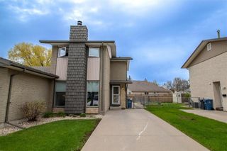 Photo 2: 131 Callum Crescent in Winnipeg: Residential for sale (3F)  : MLS®# 202211742