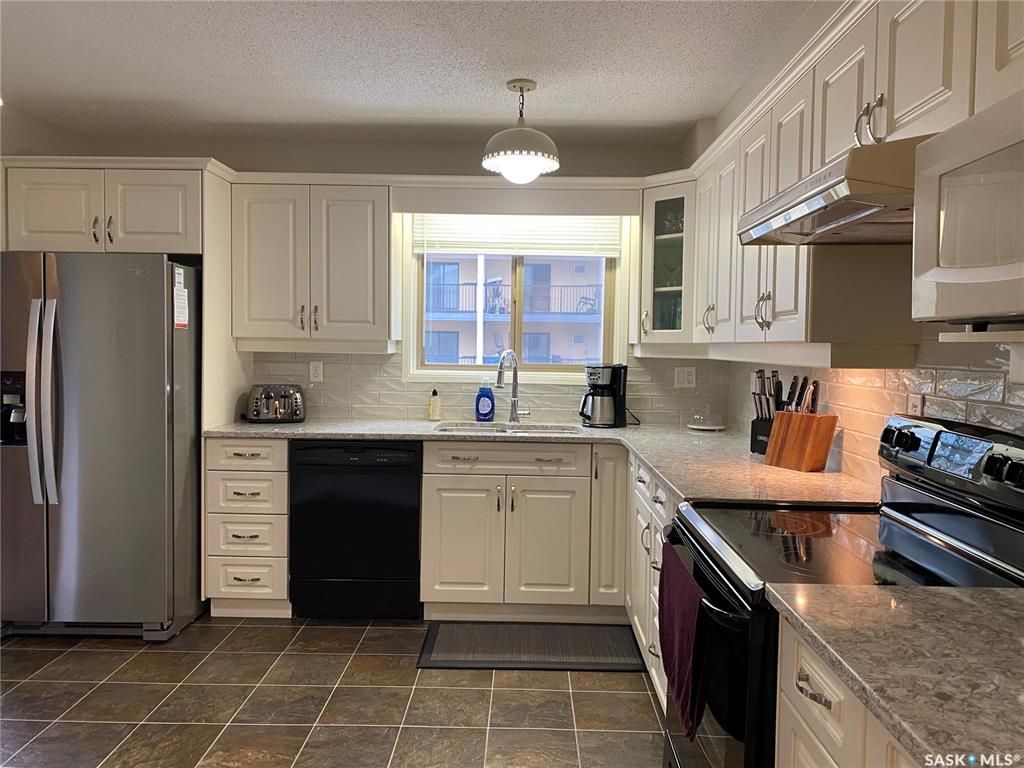 Main Photo: 209 525 5th Avenue North in Saskatoon: City Park Residential for sale : MLS®# SK928610