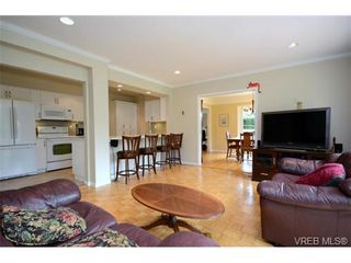 Photo 12: 931 Lavender Ave in VICTORIA: SW Marigold House for sale (Saanich West)  : MLS®# 735227