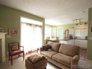 Photo 6: 655 Grenville Ave in VICTORIA: Es Rockheights Half Duplex for sale (Esquimalt)  : MLS®# 504942