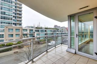 Photo 13: 301 120 MILROSS Avenue in Vancouver: Downtown VE Condo for sale in "BRIGHTON BY BOSA" (Vancouver East)  : MLS®# R2643325