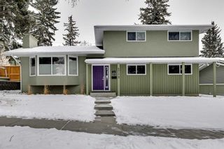 Photo 1: 4712 Charleswood Drive NW in Calgary: Charleswood Detached for sale : MLS®# A2106324