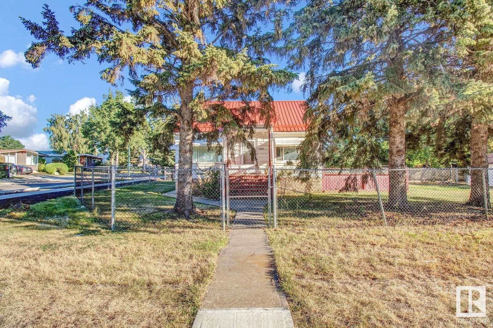 Main Photo: 12309 76 Street in Edmonton: Zone 05 House for sale : MLS®# E4312412