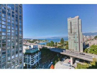 Photo 2: 1501 907 BEACH Avenue in Vancouver: False Creek North Condo for sale in "CORAL COURT" (Vancouver West)  : MLS®# V853944