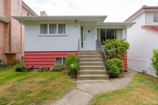 Photo 1: 3224 E 27TH Avenue in Vancouver: Renfrew Heights House for sale in "RENFREW HEIGHTS" (Vancouver East)  : MLS®# R2284419