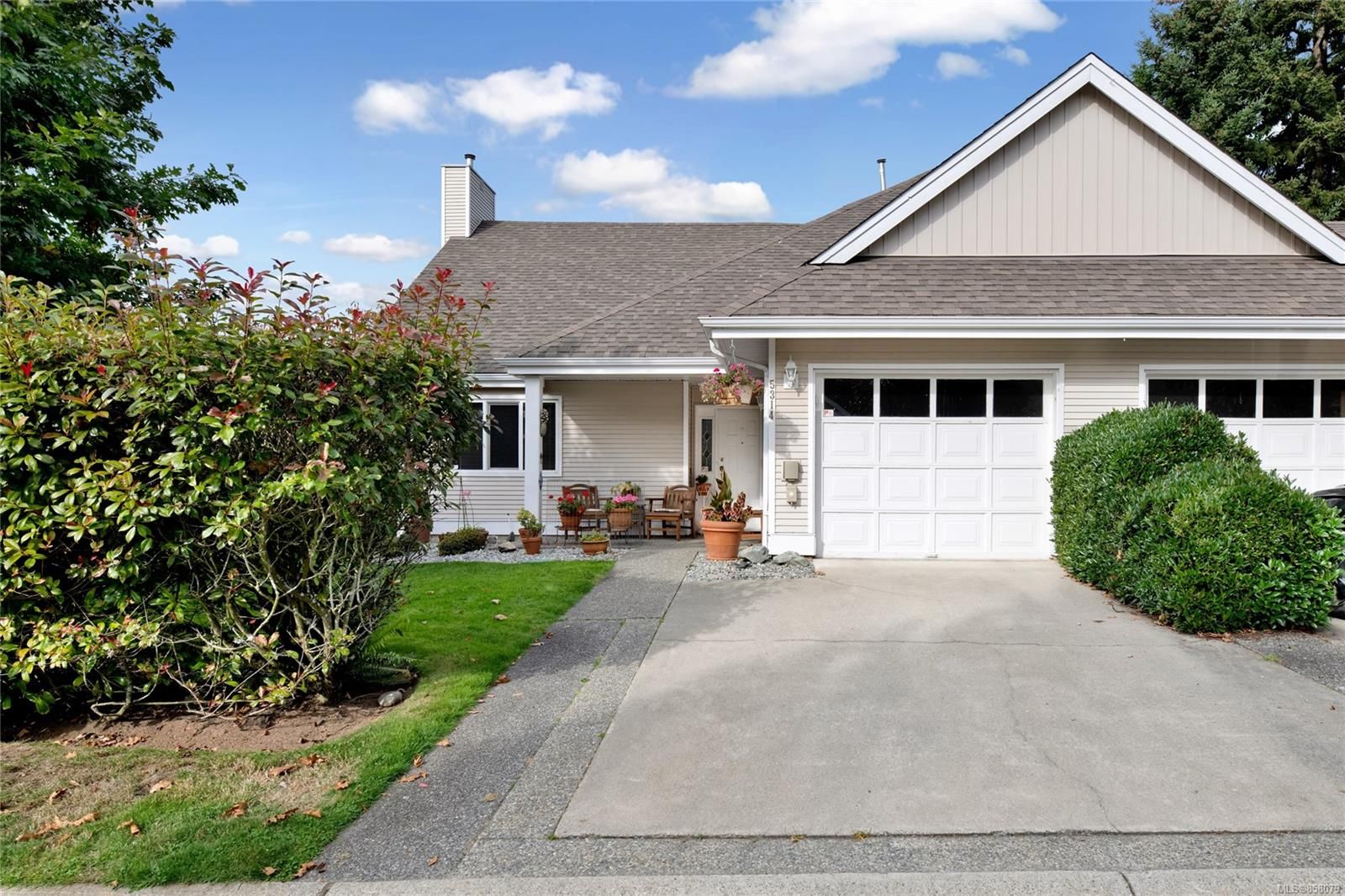 Main Photo: 5314 Arbour Lane in Nanaimo: Na North Nanaimo Row/Townhouse for sale : MLS®# 858079