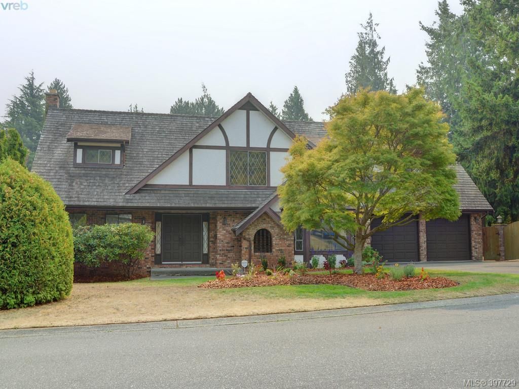 Main Photo: 2314 Greenlands Rd in VICTORIA: SE Arbutus House for sale (Saanich East)  : MLS®# 795675
