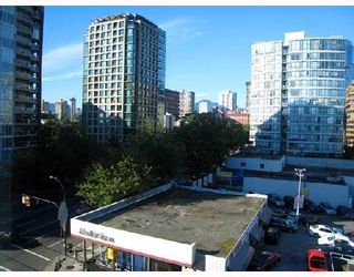 Photo 7: 708 950 DRAKE Street in Vancouver: Downtown VW Condo for sale in "ANCHOR POINT" (Vancouver West)  : MLS®# V661241