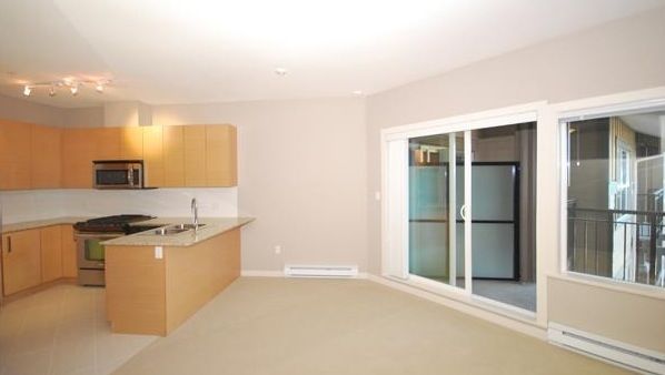 Main Photo: 404 5889 IRMIN Street in Burnaby: Metrotown Condo for sale (Burnaby South)  : MLS®# R2030866