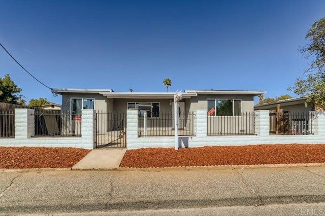 Main Photo: House for sale : 4 bedrooms : 812 W 9th Avenue in Escondido