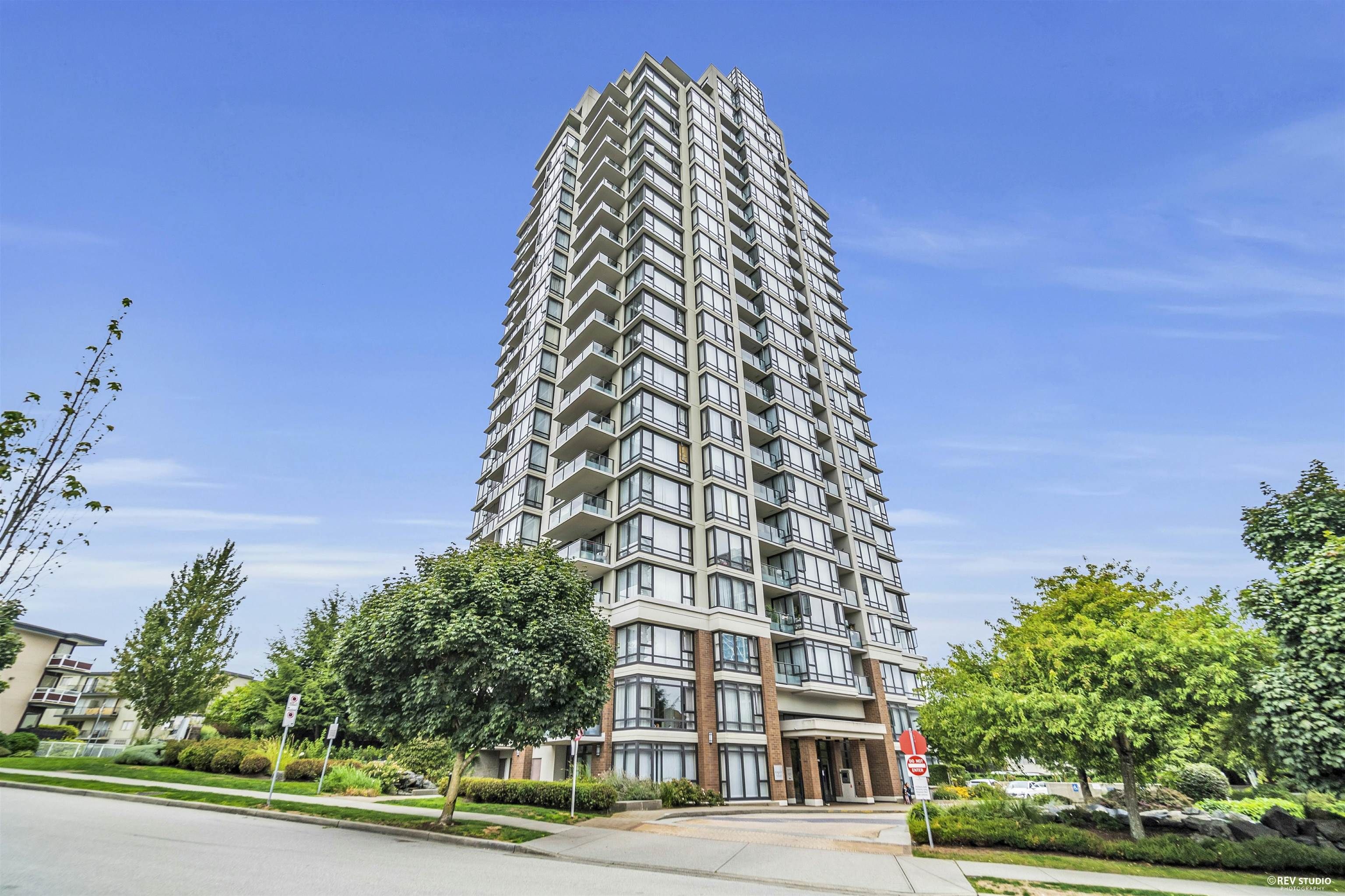 Main Photo: 2005 7325 ARCOLA Street in Burnaby: Highgate Condo for sale (Burnaby South)  : MLS®# R2618241