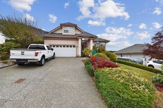 Photo 2: 36257 COUNTRY Place in Abbotsford: Abbotsford East House for sale in "Country Place Estates-Lower Sumas Mtn" : MLS®# R2738278