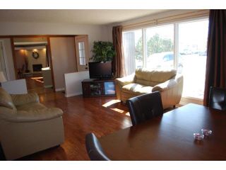 Photo 3: 611 GLENWAY Avenue in WINNIPEG: Birdshill Area Residential for sale (North East Winnipeg)  : MLS®# 1106124