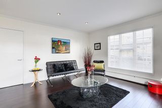Photo 4: 102 120 W 17TH Street in North Vancouver: Central Lonsdale Condo for sale in "THE OLD COLONY" : MLS®# R2216261