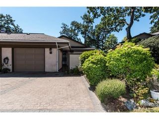 Photo 2: 25 901 Kentwood Lane in VICTORIA: SE Broadmead Row/Townhouse for sale (Saanich East)  : MLS®# 738052