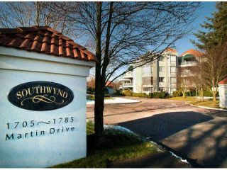 Photo 1: 305 1725 MARTIN Drive in Surrey: Sunnyside Park Surrey Condo for sale in "SOUTHWYND" (South Surrey White Rock)  : MLS®# F1427868