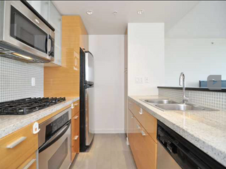 Photo 2: 801 33 Smithe Street in Vancouver: Yaletown Condo for sale (Vancouver West)  : MLS®# R2158376