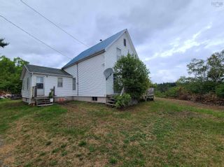 Photo 3: 365 Highway 2 in Lower Five Islands: 104-Truro / Bible Hill Residential for sale (Northern Region)  : MLS®# 202220975