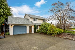 Photo 1: 580 Torrence Rd in Comox: CV Comox (Town of) House for sale (Comox Valley)  : MLS®# 892358