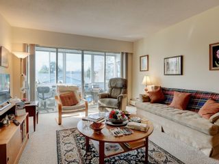 Photo 2: 206 9560 Fifth St in Sidney: Si Sidney South-East Condo for sale : MLS®# 933272