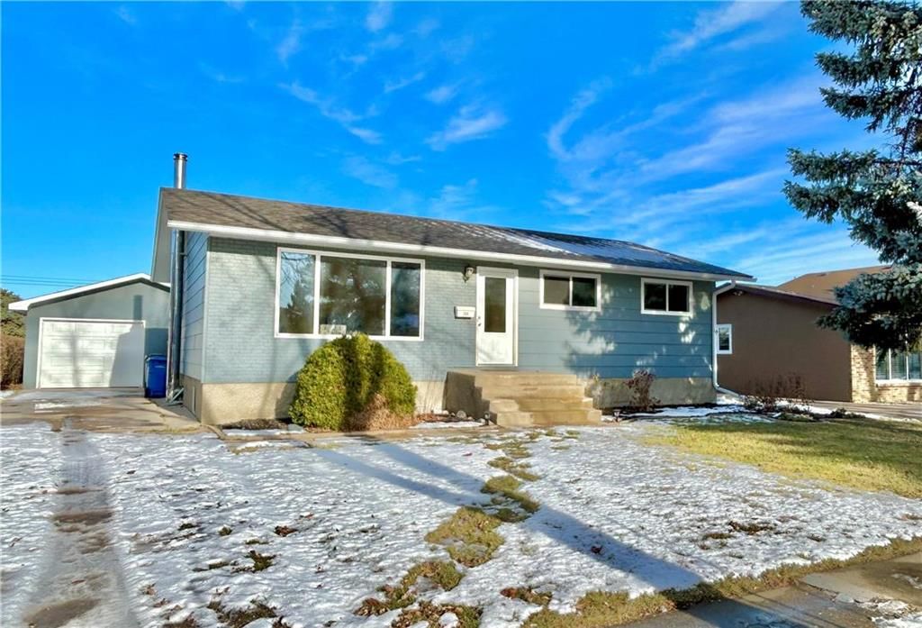 Main Photo: 244 Brown Avenue East in Dauphin: R30 Residential for sale (R30 - Dauphin and Area)  : MLS®# 202330852