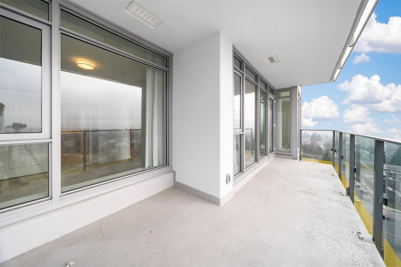 Photo 16: Photos: 702 6700 DUNBLANE Avenue in Burnaby: Metrotown Condo for sale in "Vittorio" (Burnaby South)  : MLS®# R2715136