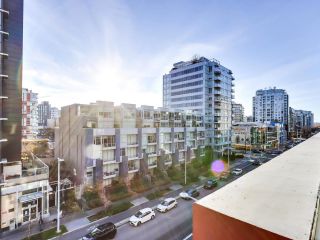 Photo 3: 607 161 E 1ST Avenue in Vancouver: Mount Pleasant VE Condo for sale in "Block 100" (Vancouver East)  : MLS®# R2880477