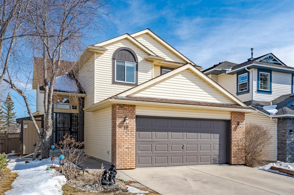 Main Photo: 19 Sierra Nevada Close SW in Calgary: Signal Hill Detached for sale : MLS®# A2035317