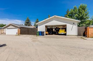 Photo 3: 496 Queen Charlotte Road SE in Calgary: Queensland Detached for sale : MLS®# A1240222