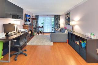 Photo 2: 304 327 W 2ND Street in North Vancouver: Lower Lonsdale Condo for sale in "SOMERSET MANOR" : MLS®# R2175436