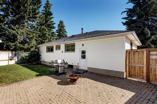 Photo 3: 5003 43 Street SW in Calgary: Glamorgan Detached for sale : MLS®# A2000660