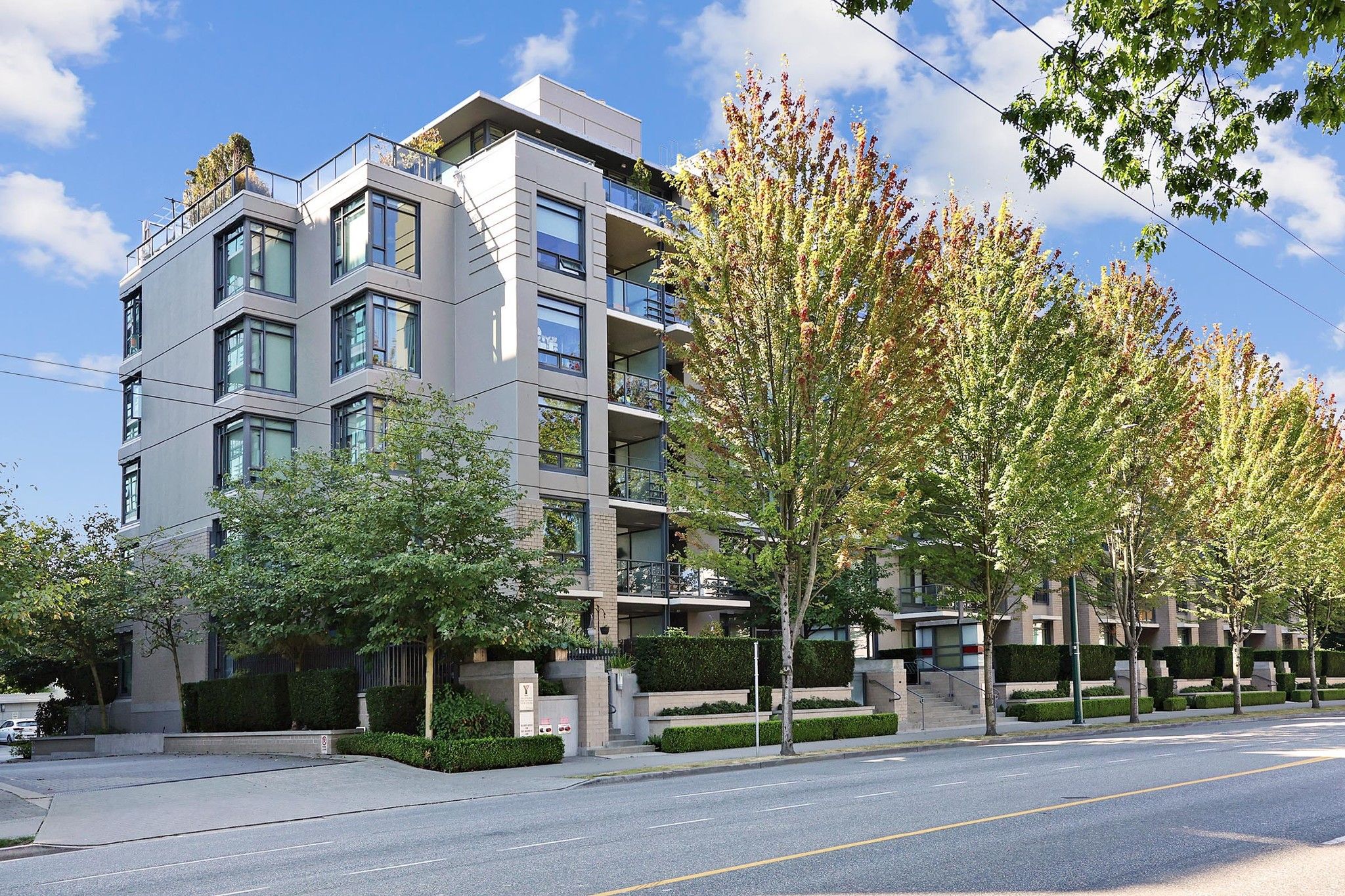 Main Photo: 205 750 W 12TH Avenue in Vancouver: Fairview VW Condo for sale in "TAPESTRY" (Vancouver West)  : MLS®# R2718984