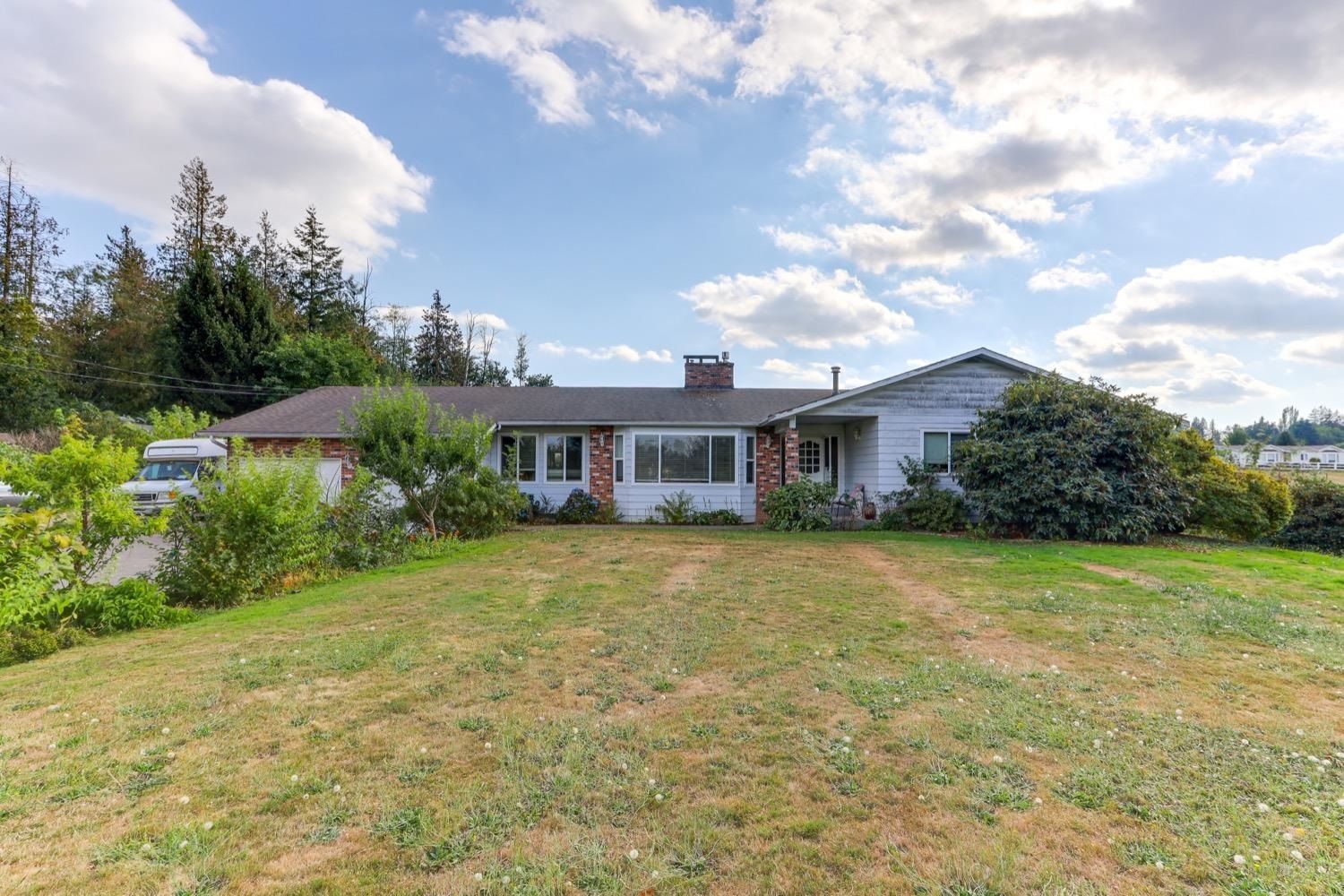 Main Photo: 24990 36 Avenue in Langley: Aldergrove Langley House for sale : MLS®# R2726065