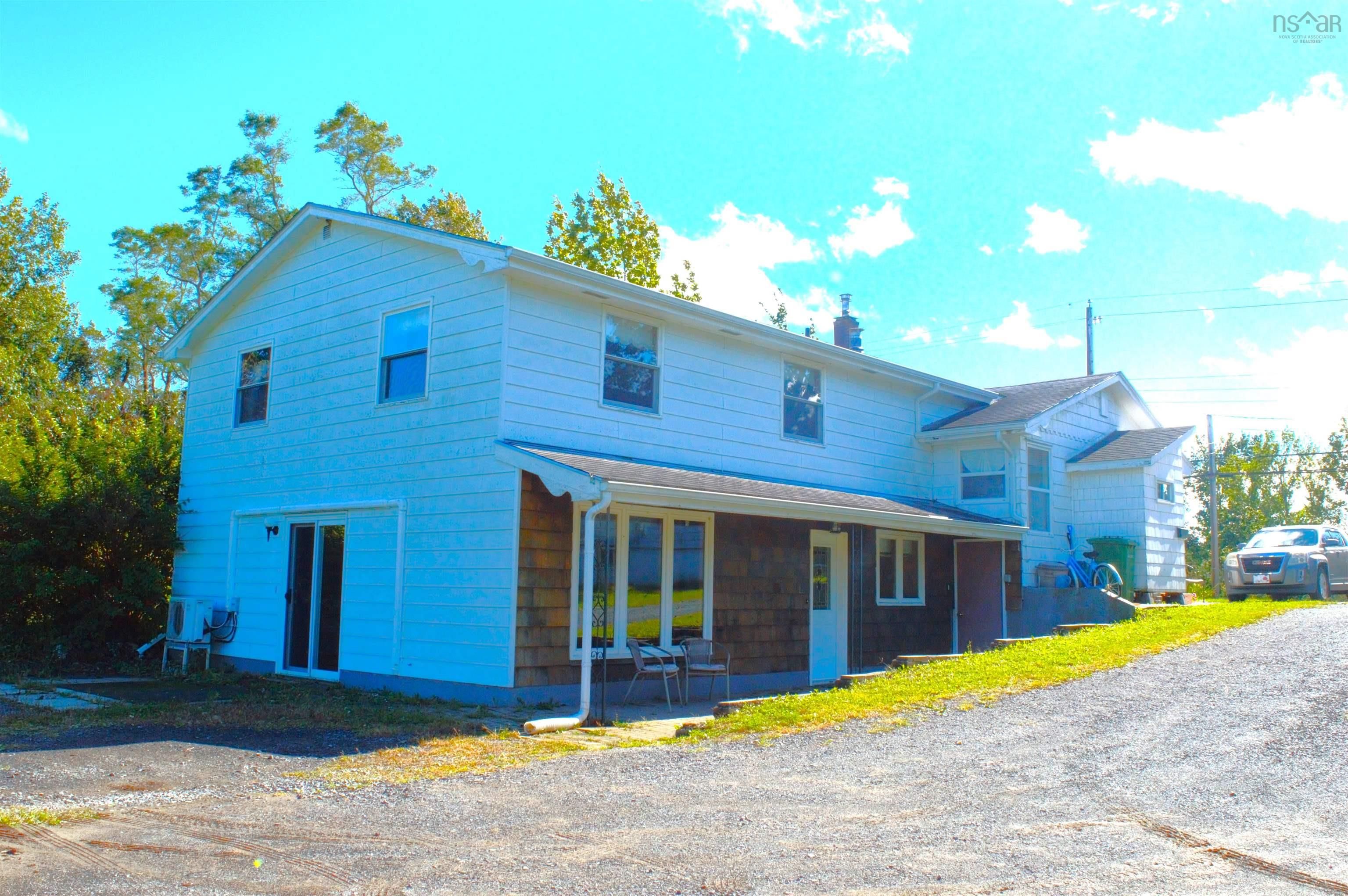 Main Photo: 14091 HWY 1 in Hants Border: Kings County Residential for sale (Annapolis Valley)  : MLS®# 202321375